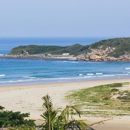 Reef View Bnb East London Bagian luar foto