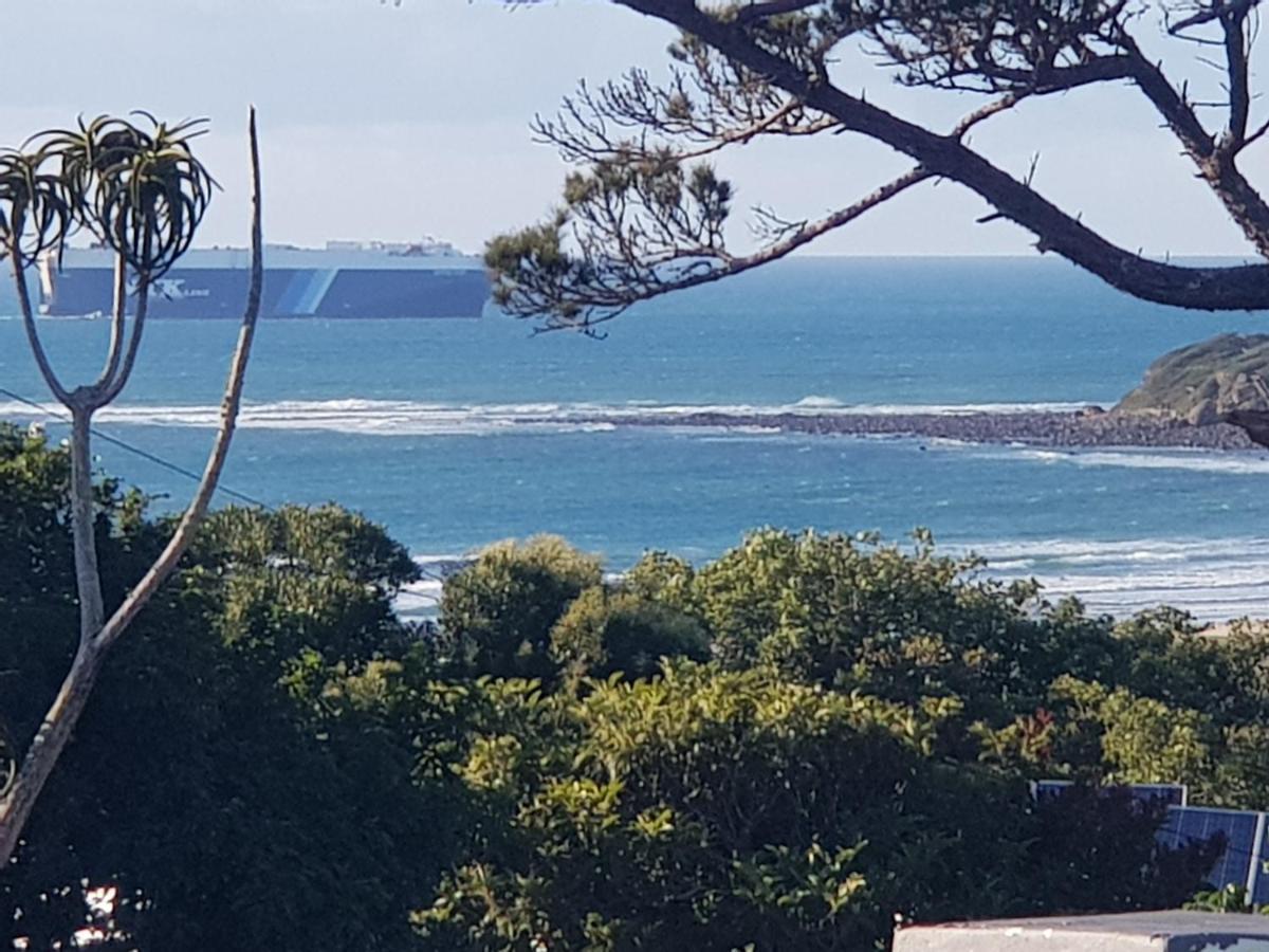 Reef View Bnb East London Bagian luar foto