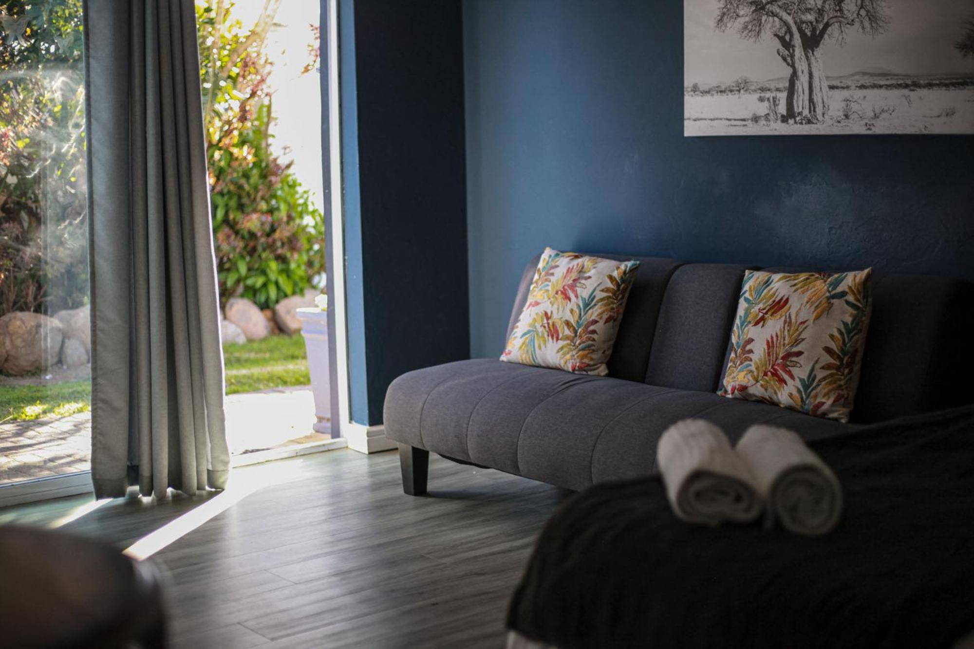 Reef View Bnb East London Bagian luar foto