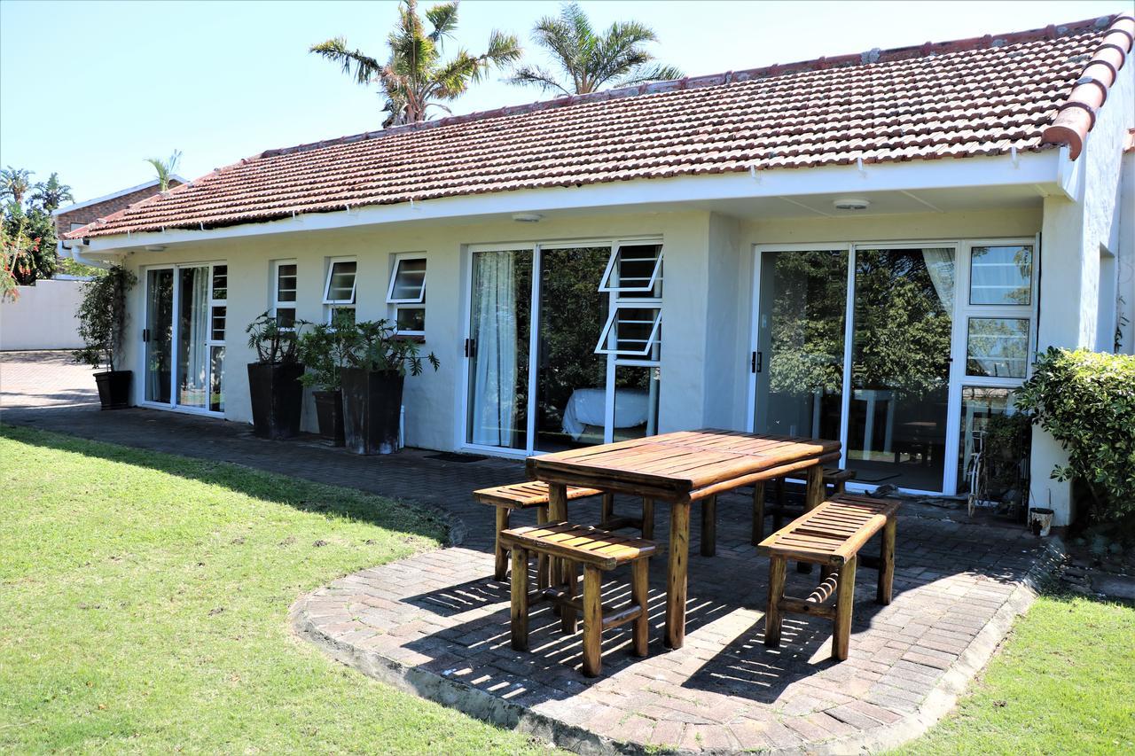 Reef View Bnb East London Bagian luar foto