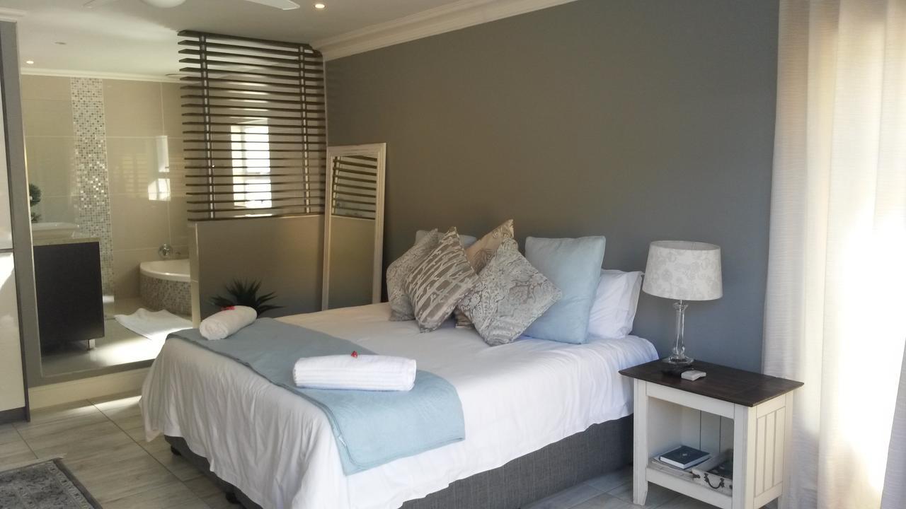 Reef View Bnb East London Bagian luar foto