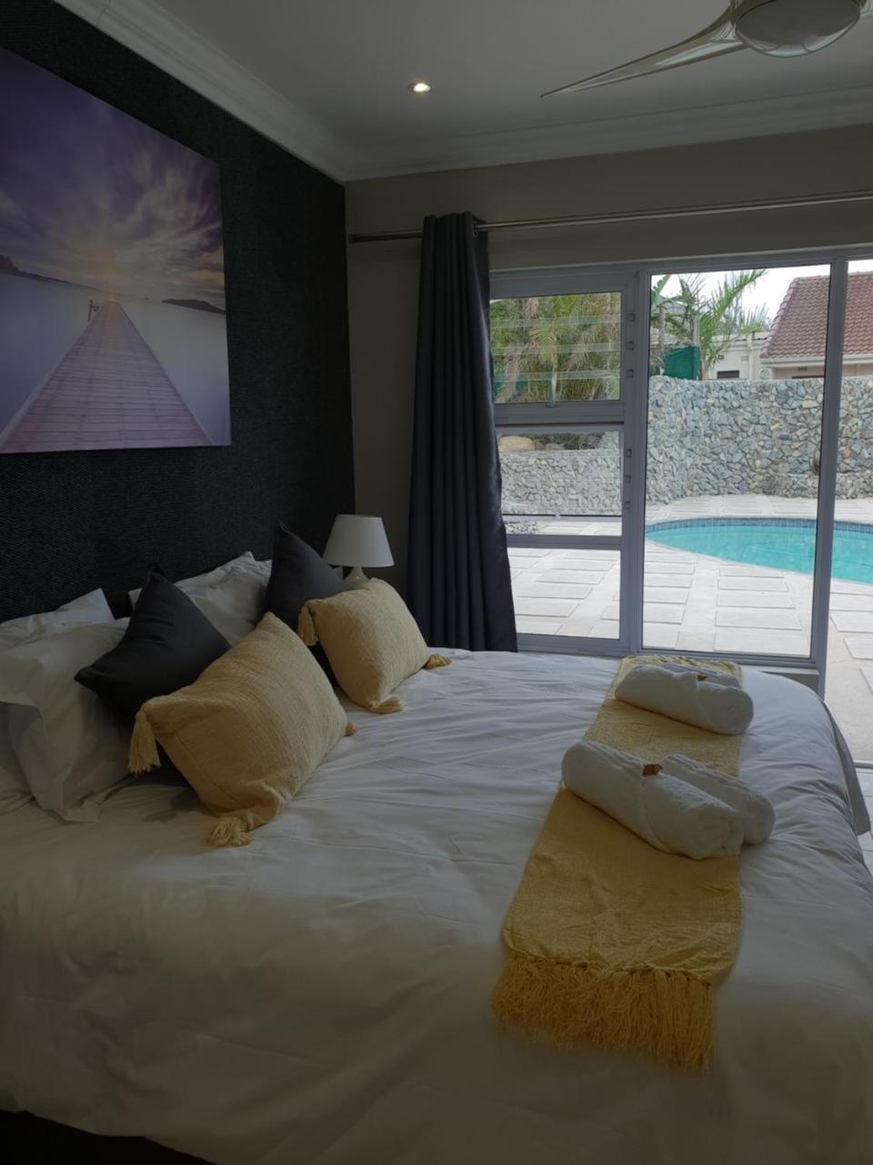 Reef View Bnb East London Bagian luar foto