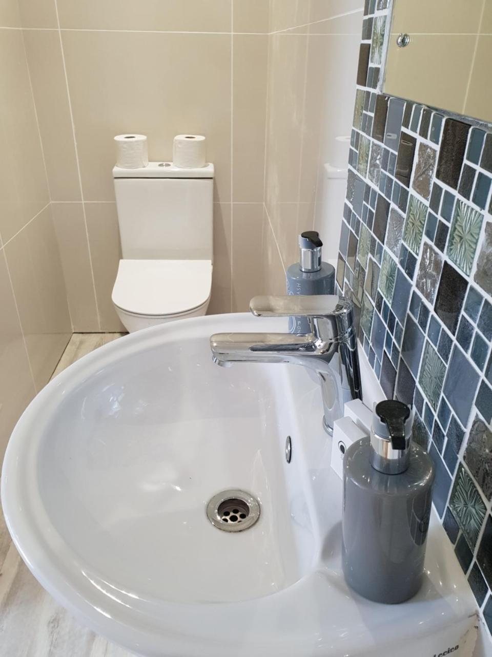 Reef View Bnb East London Bagian luar foto