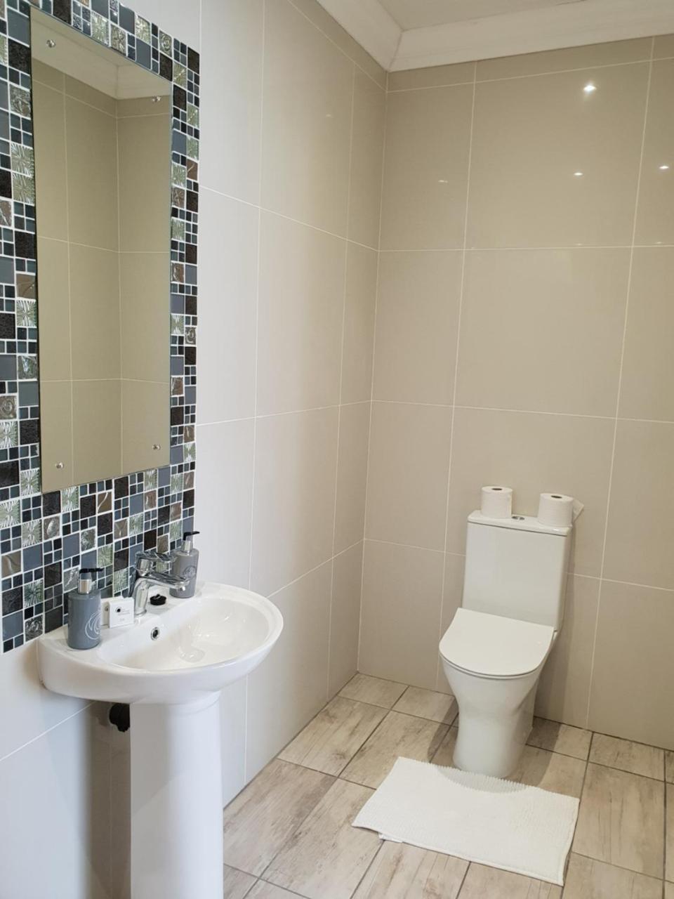 Reef View Bnb East London Bagian luar foto